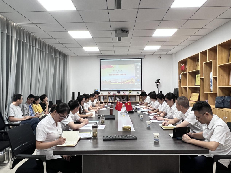 張勇為華北公司黨支部講“強(qiáng)黨性、正作風(fēng)、踐宗旨”專題黨課