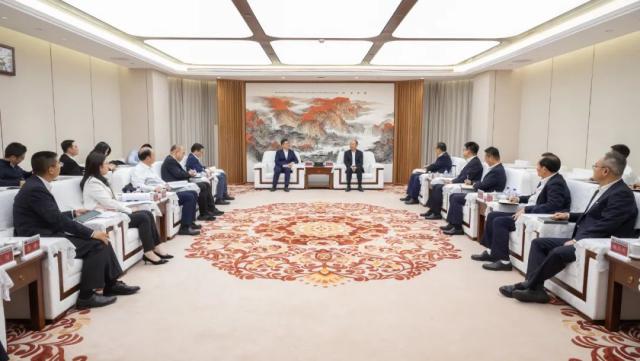 莫鼎革與廣州市委副書記、市長孫志洋舉行會(huì)談